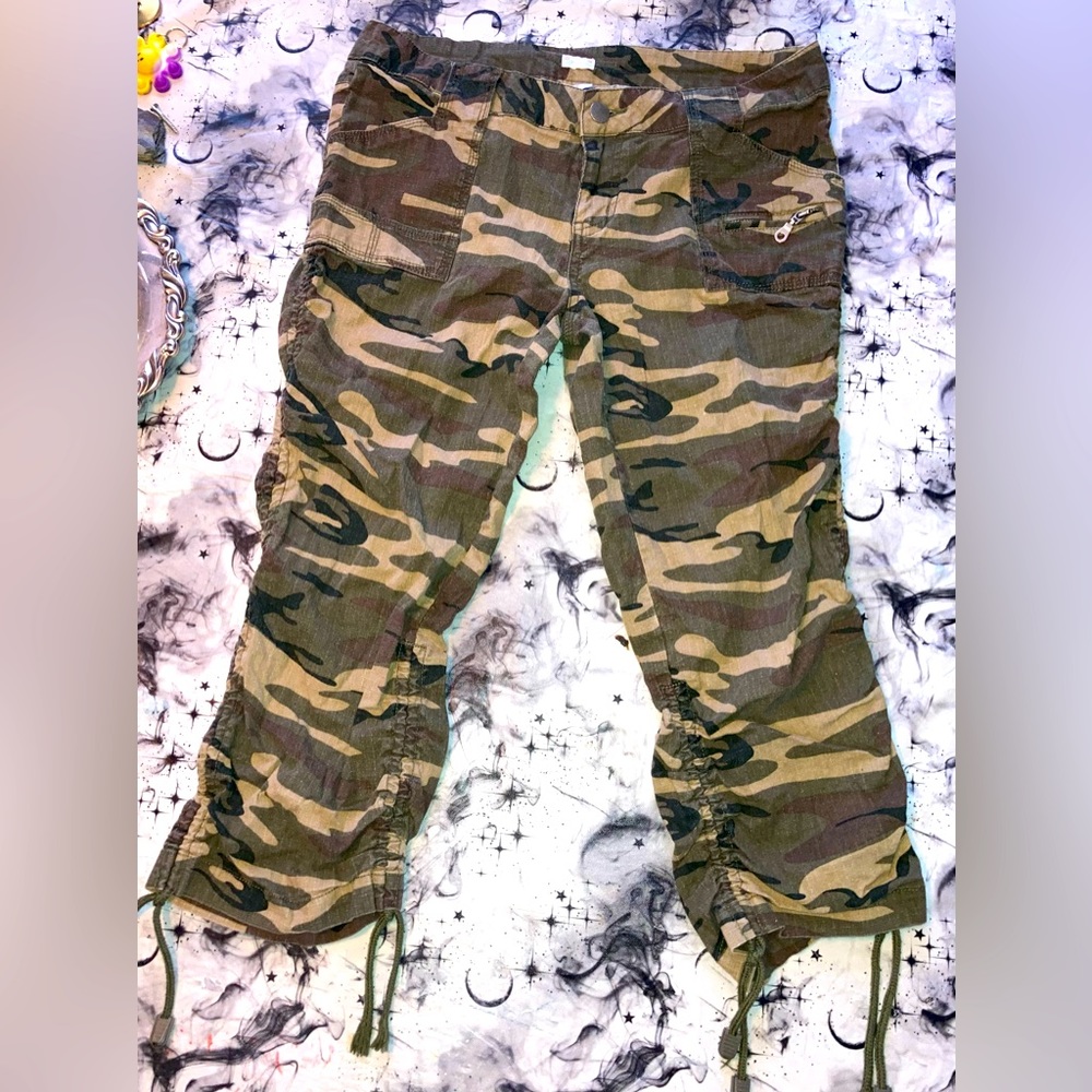 Y2K capris